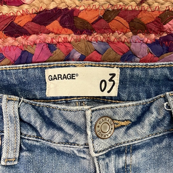 GARAGE women’s light wash ripped jeans - Picture 4 of 5